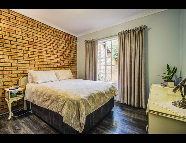 3 BEDROOM APARTMENT FOR SALE IN GLEN MARAIS